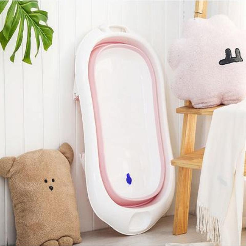 Baignoire Bébé Pliable : Elle Prend Peu De Place Et Peut S'emporter Partout