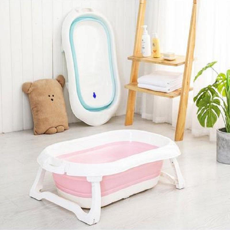 Baignoire Bébé Pliable : Elle Prend Peu De Place Et Peut S'emporter Partout